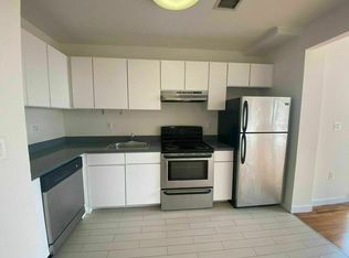 295 Devoe St #1L, Brooklyn, NY 11211