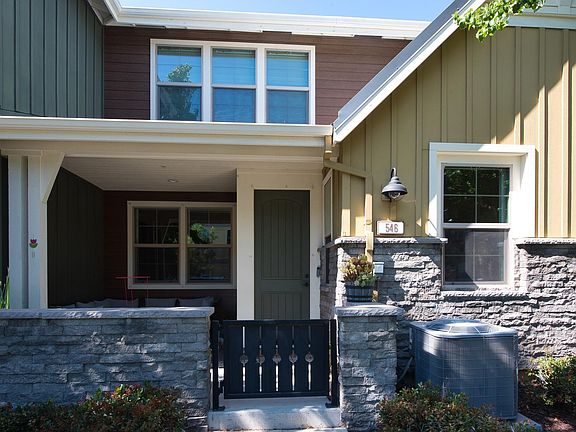 3rd image of 546 Sandalwood Dr