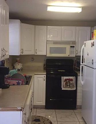 4th image of 9316 Longstone Ct