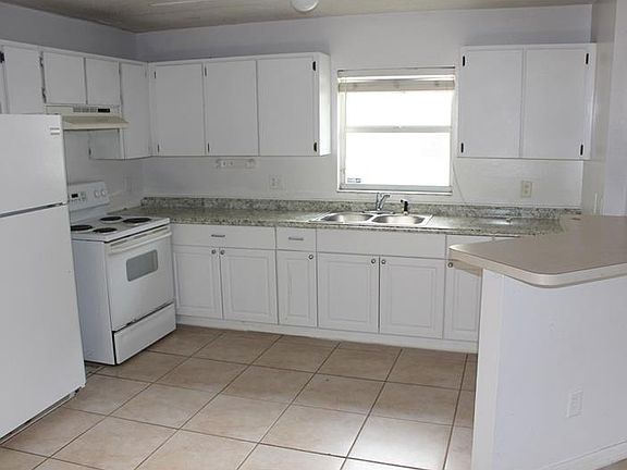 5th image of 1800 W North St
