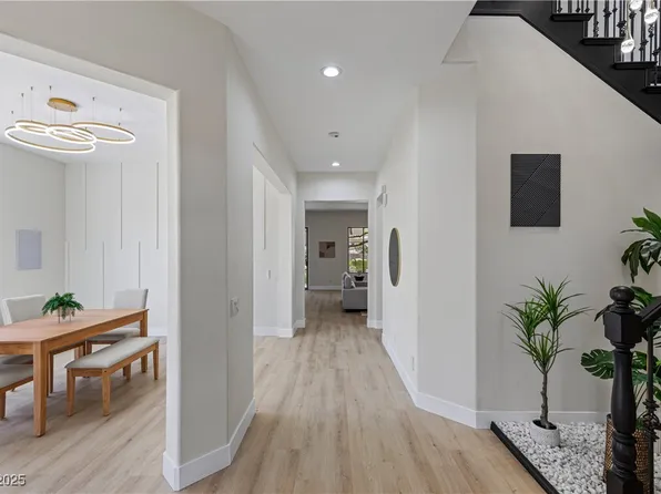 17 Winding Rd, Henderson, NV 89052