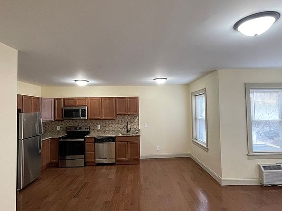 3rd image of 1404 E State St #22