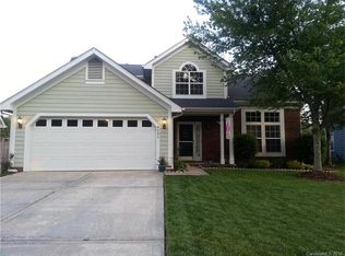 8501 Londonshire Dr, Charlotte, NC 28216