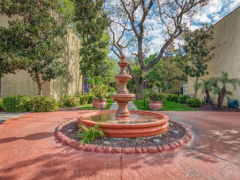 2nd image of 2881 E Huntington Blvd #146