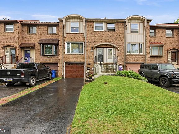 2nd image of 1023 Burnley Ct