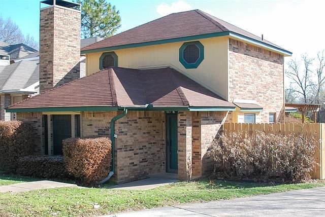 1st image of 701 Burr Oak Dr