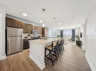 1420 W Diehl Rd #447, Naperville, IL 60563