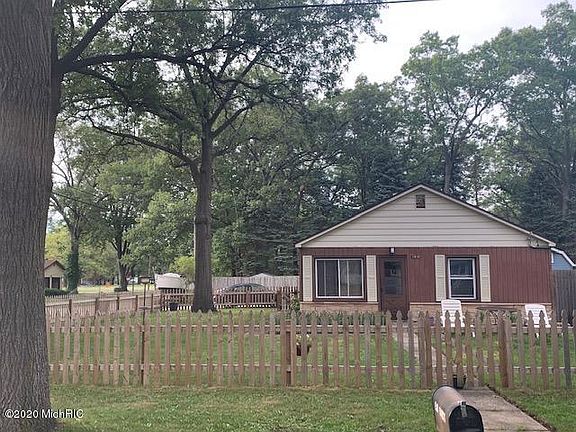 3rd image of 1510 Francis Ave