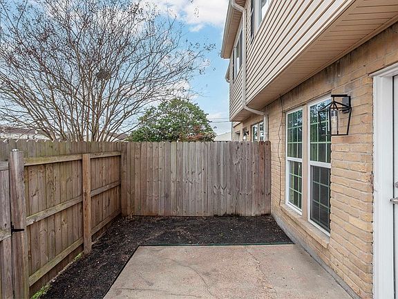 2nd image of 972 Park Meadow Dr