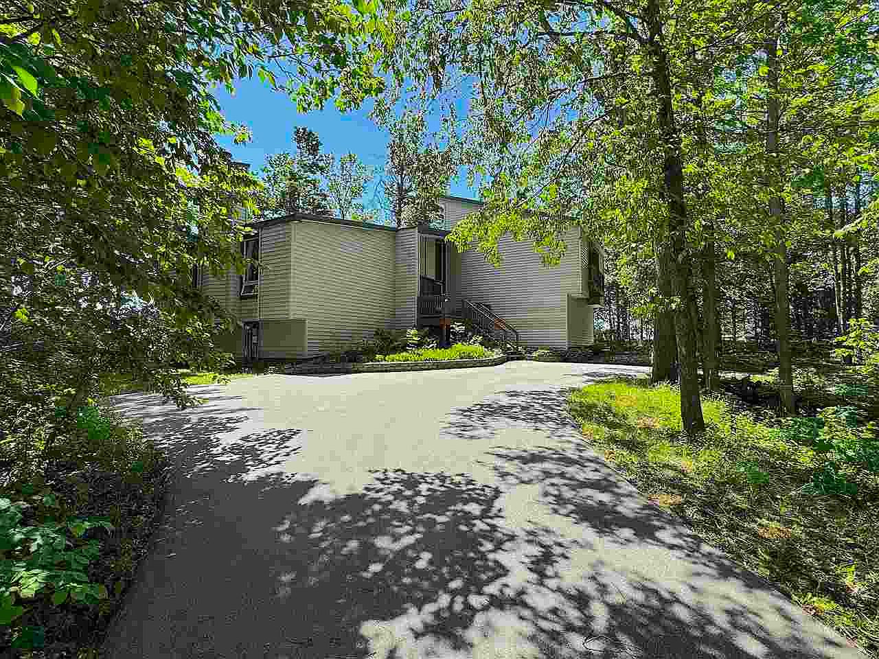 1178 Woodland Dr, Petoskey, MI 49770 | MLS #479846 | Zillow