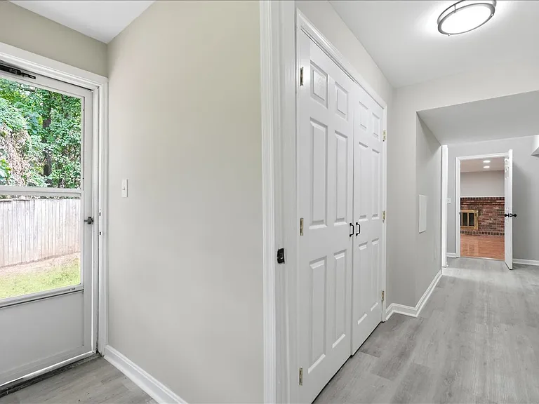 9200 Pebble Ct — Photo 30