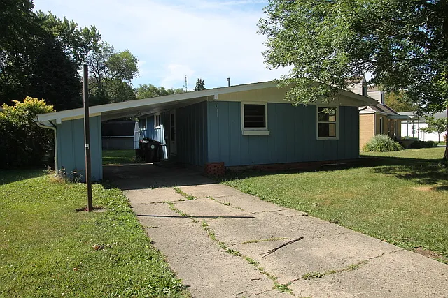 285 Illinois Dr photo 1
