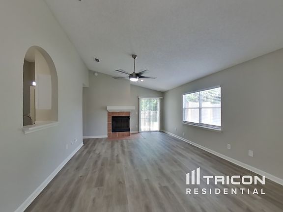 3rd image of 285 Sondra Cove Trl E