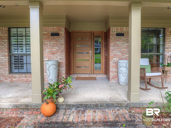 2nd image of 709 Olive Ave