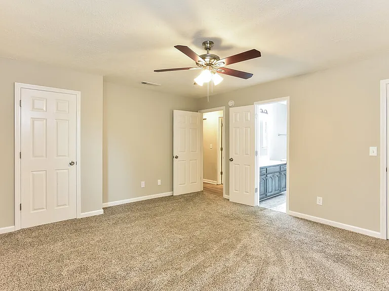 1135 SE Broad St — Photo 10