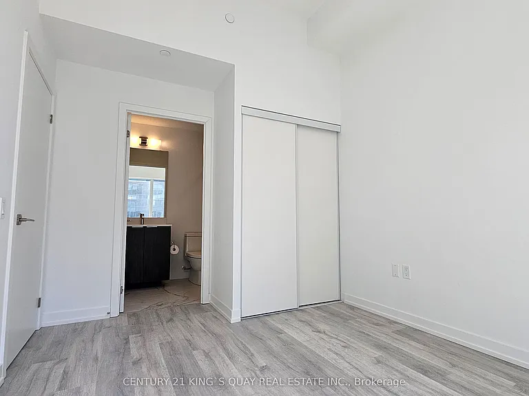7 Golden Lion Hts #824 — Photo 12