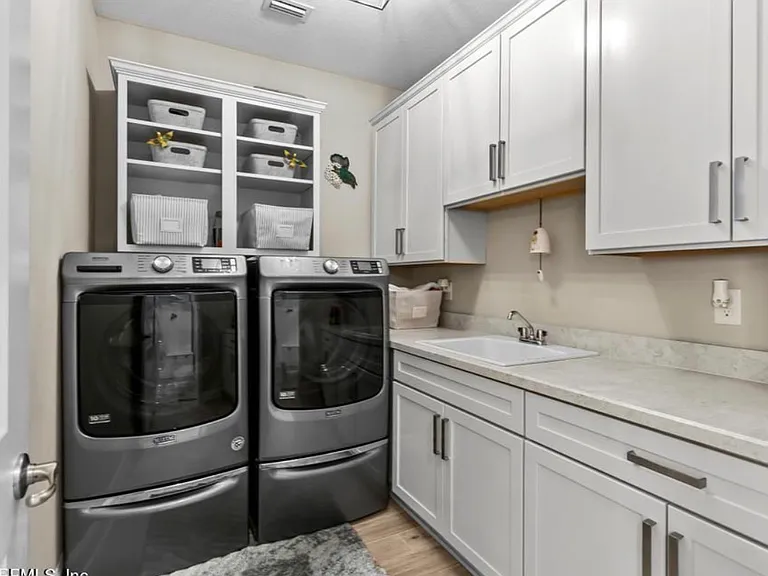 454 Athens Dr — Photo 10