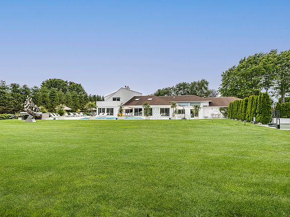 3rd image of 24 Potato Barn Rd