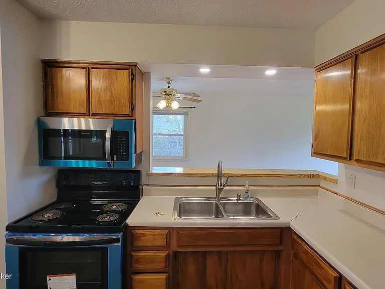 11616 Maple Way — Photo 13