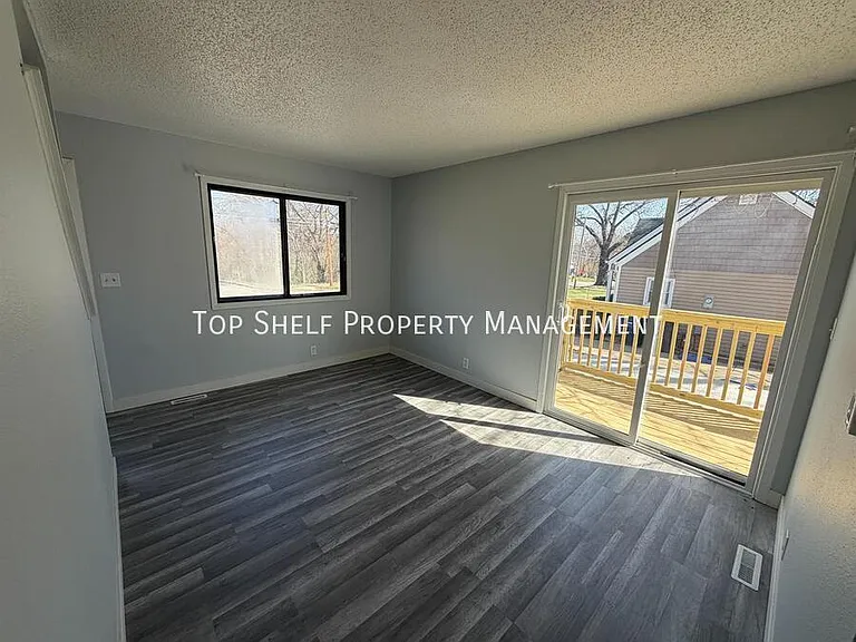 1627 E Glenwood Dr — Photo 6