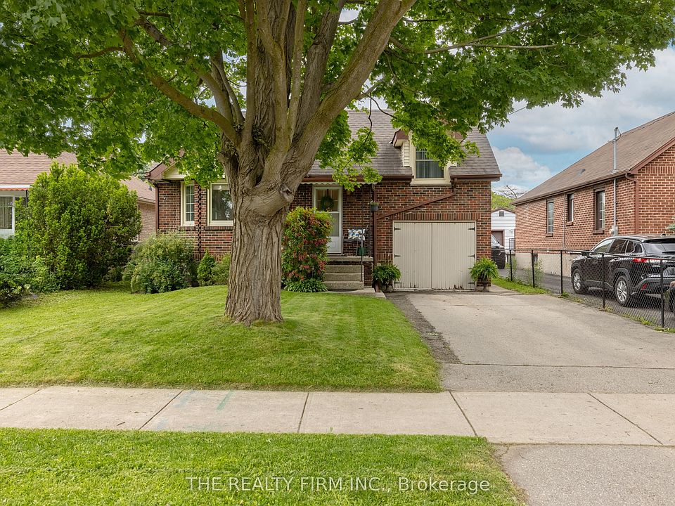 1st image of 384 Spruce St