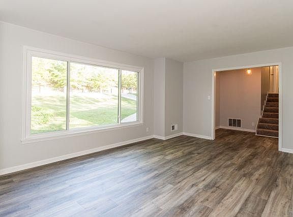 4th image of 2801 Acton Rd