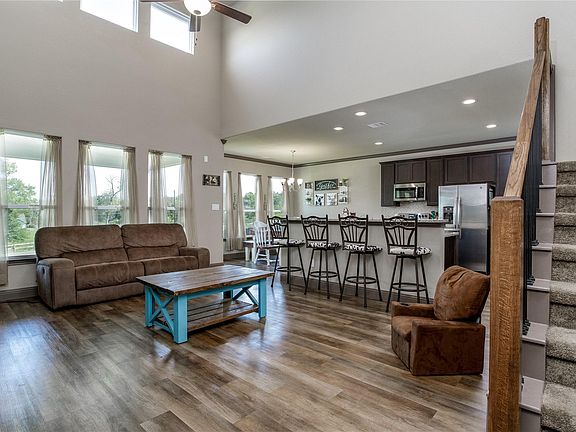 4th image of 38484 Park View Dr