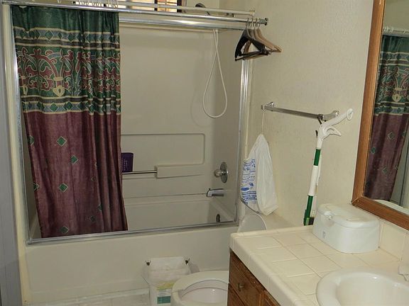 4th image of 1990 Hammertown Dr