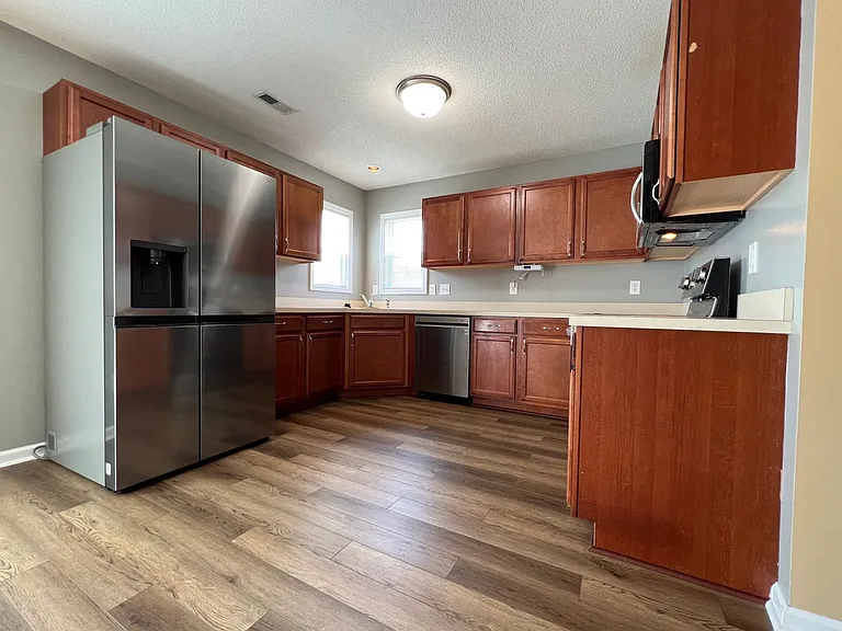 304 Mann St — Photo 12