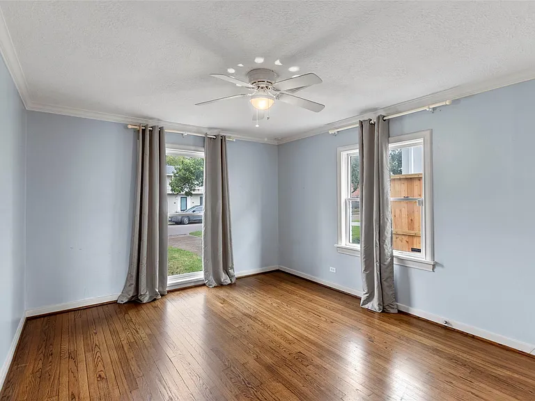 2337 Sheridan St — Photo 27
