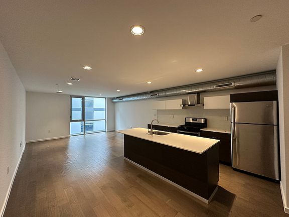 3rd image of 1443 N Franklin St #2