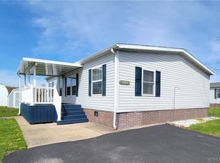 4245 Mohawk Pkwy, Niagara Falls, NY 14304
