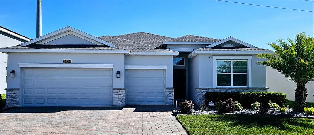 4 bed, 3.0 bath, 2267 sqft, $2,800 — Photo 1