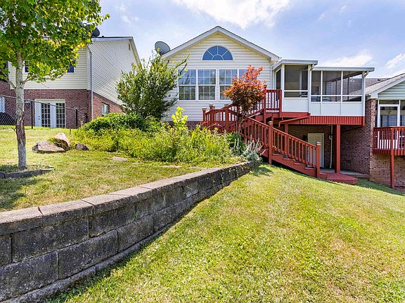 3rd image of 10 Piney Way