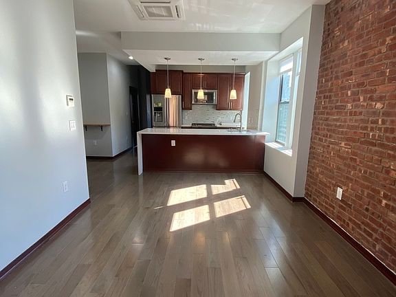 5th image of 318 Rogers Ave #2A