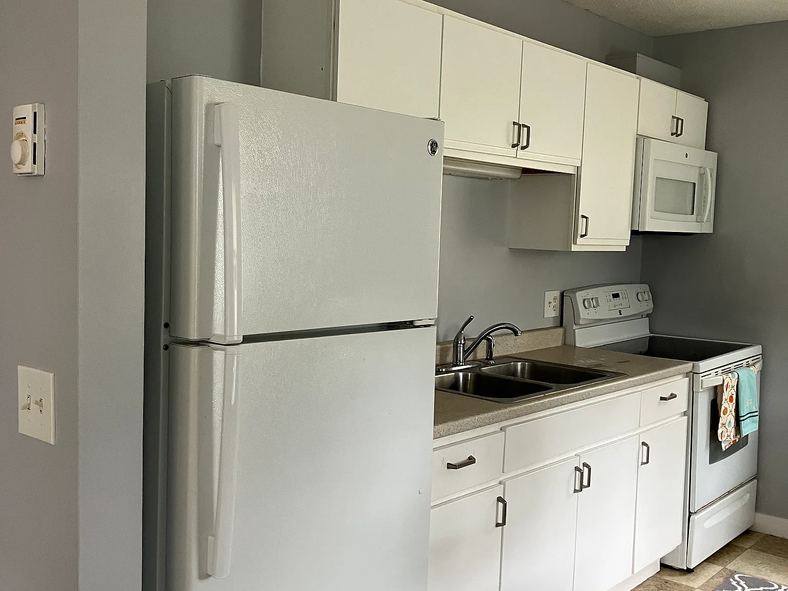 2 bed, 700 sqft, $2,500 — Photo 2