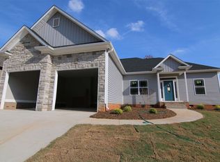 463 Risen Star Dr, Boiling Springs, SC 29316