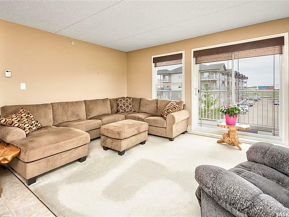 3rd image of 2781 Woodbridge Dr #307