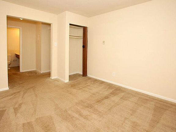 4th image of 610 Turtle Creek South Dr APT 4