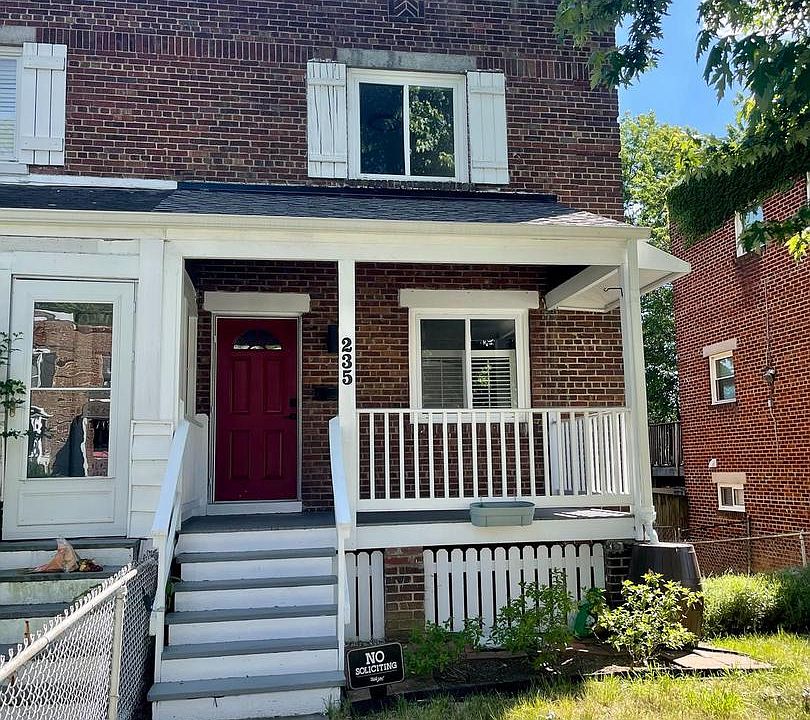 1st image of 235 Evans Ln