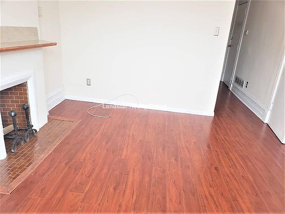 3rd image of 1534 N Sedgwick St #2