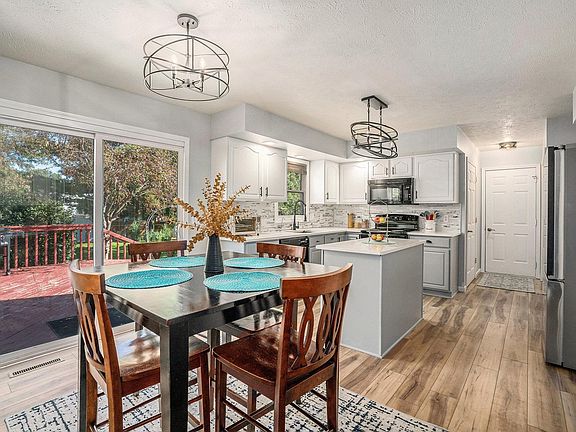 5th image of 50750 Jonathan Dr