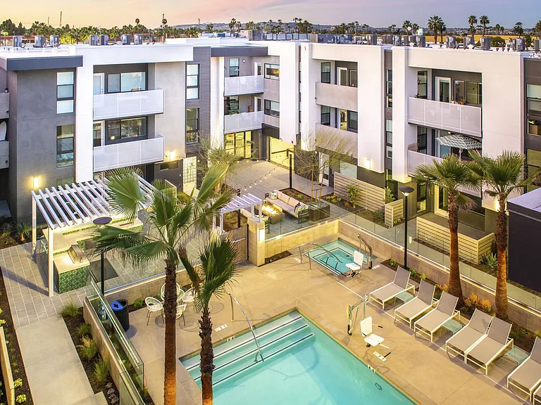 The Californian Coastal Apartments — Photo 45