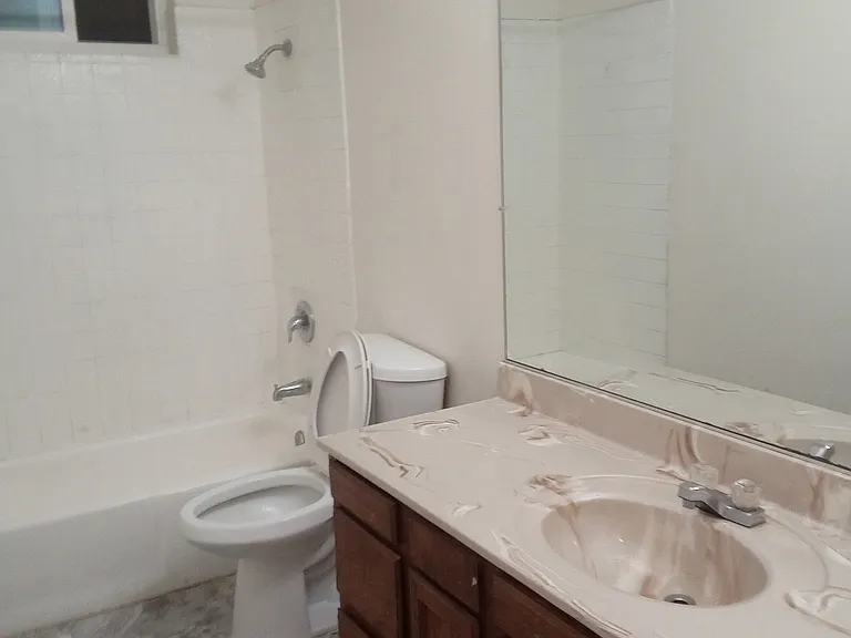 11941 Lee Ave #7 — Photo 12