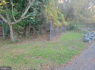 90 Balmoral Dr W, Oxon Hill, MD 20745