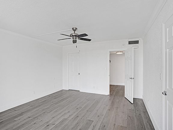 4th image of 1631 Riverview Rd APT 507
