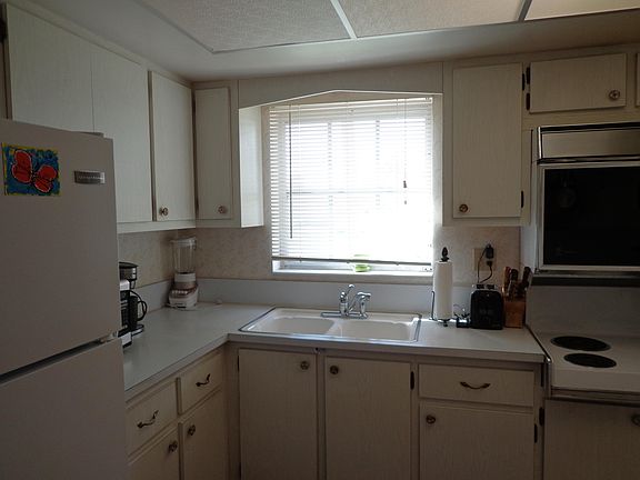 3rd image of 2930 Crosley Dr E APT B
