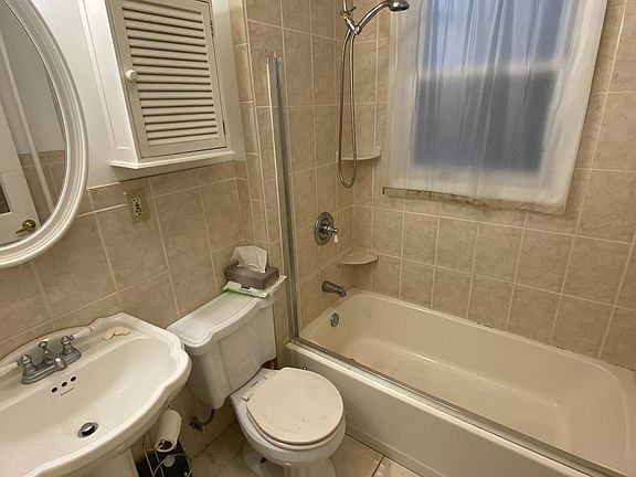 3rd image of 22 Ella St Floor 1