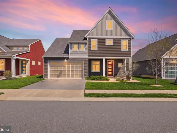 1411 Willow Creek Dr, Mount Joy, PA 17552