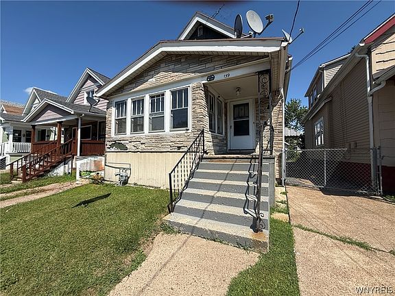 3rd image of 139 Freund St